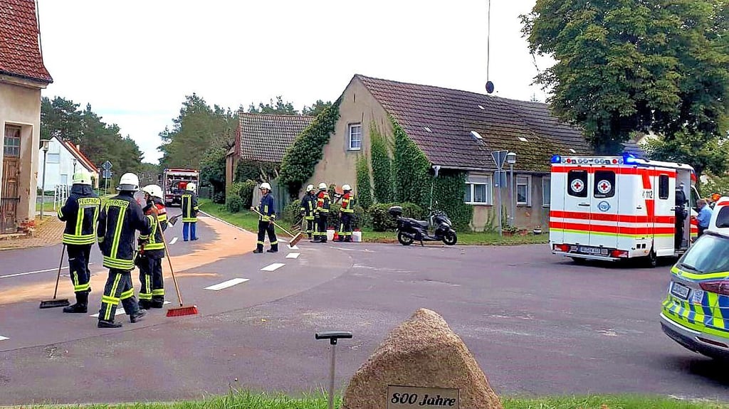 Feuerwehr, Rettungsdienst und Polizei rückten am Mittwoch nach Pulspforde bei Zerbst aus.