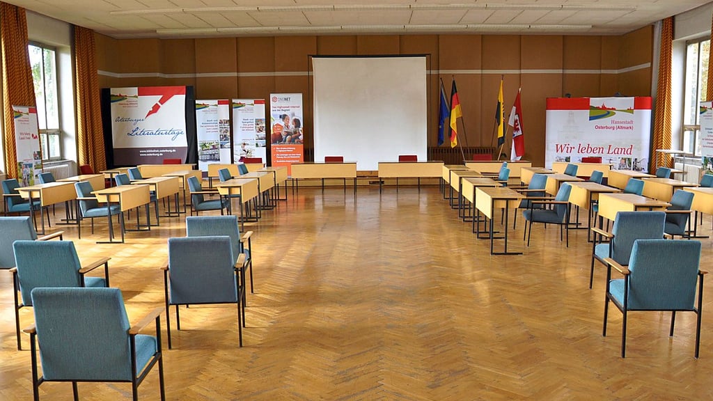 Bald wieder im "Winterschlaf": der Saal des Verwaltungsgebäudes in Osterburg.