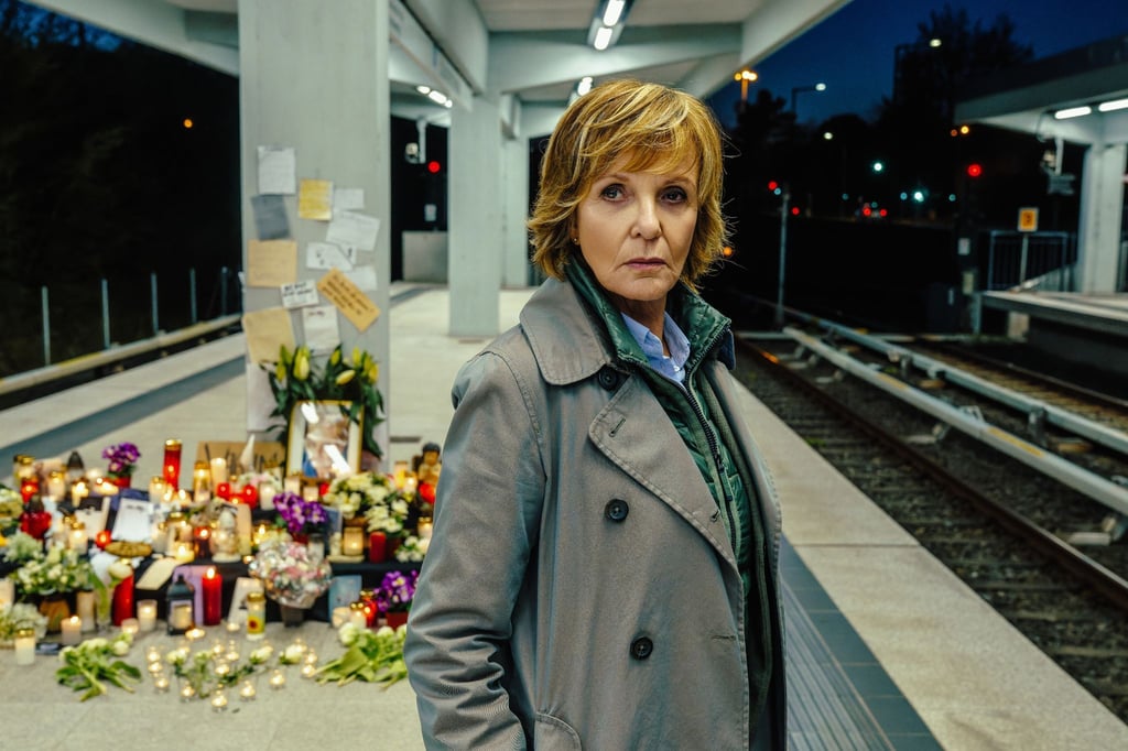 Kommissarin Lucas (Ulrike Kriener) verabschiedet sich.
