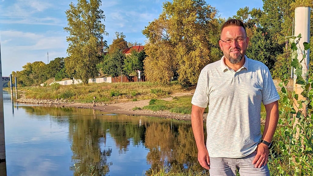 Frank Winter kandidiert für die CDU um das Amt des Bürgermeisters der Gemeinde Möser. Seit 2015 ist er Ortsbürgermeister von Hohenwarthe. Die Slipstelle an der Elbe gehört in seinem Heimatort zu seinen Lieblingsplätzen.