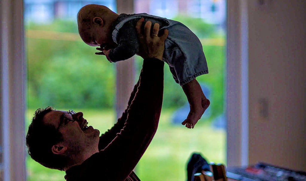 Die Menschen des Salzlandkreises finden: Arbeit und Familie lassen sich gut unter einen Hut bringen. Dafür gab es bei der Familienleben-Umfrage die Gesamtnote 2,46.