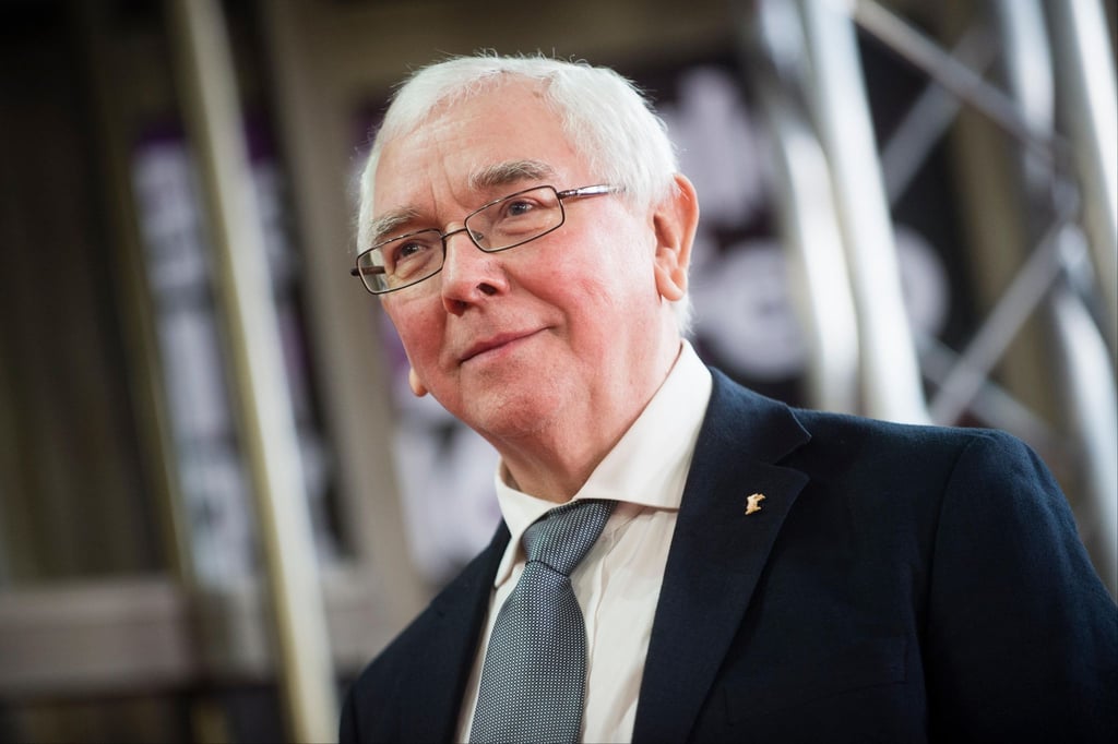 Terence Davies stellt „A Quiet Passion“ auf der Berlinale vor. Der britische Filmemacher ist im Alter von 77 Jahren gestorben.