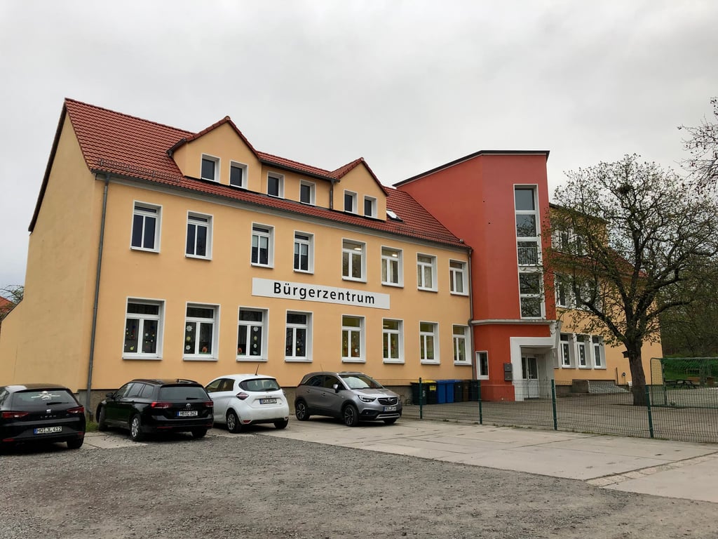 1892 wurde die Schule in Frankleben erbaut, in der heute Bürgerzentrum und Kita untergebracht sind. Soll das Bürgerzentrum umgebaut oder abgerissen werden?