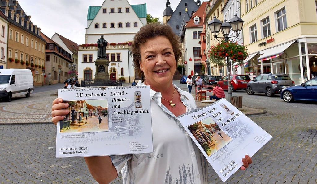 Um Litfaßsäulen in Eisleben geht es im Fotokalender für 2024 von Susann Ludenia (Foto) und Hilmar Burghardt.