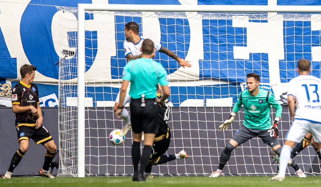 Luc Castaignos vom 1. FC Magdeburg traf akrobatisch zum 1:1 gegen den Karlsruher SC und nun der beste "Joker" der 2. Bundesliga.