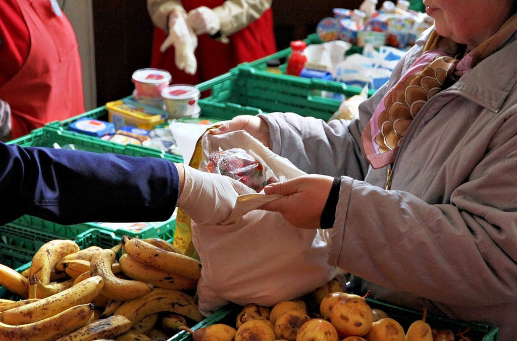 Die Tafeln helfen Bedürftigen mit Lebensmittelspenden.
