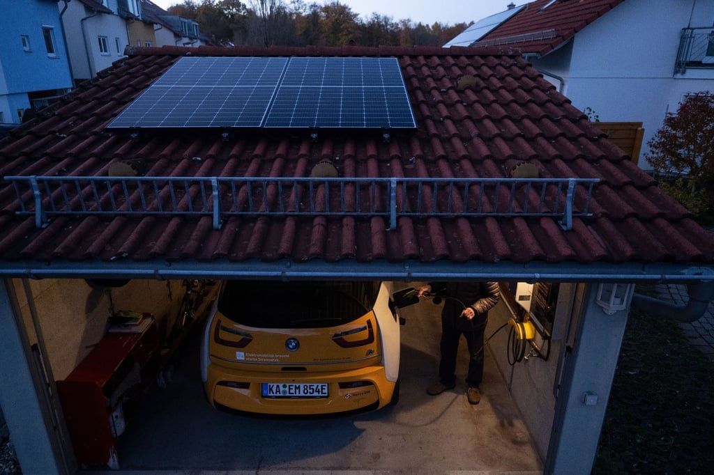 Solarstrom selbst produzieren - und damit das E-Auto laden.