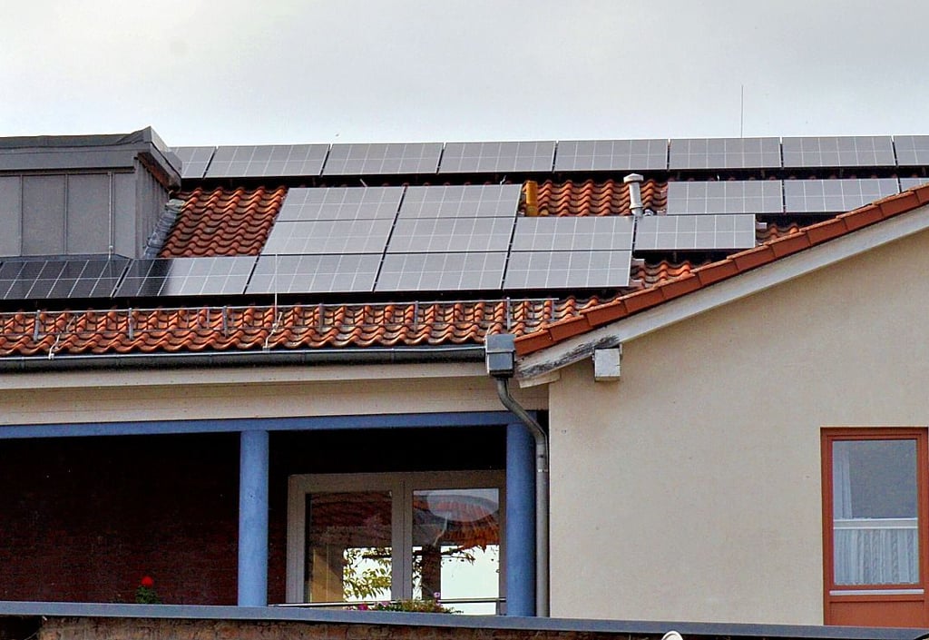 Die Photovoltaikanlage auf den Dächern des Johanniterhaus Bethanien in Oschersleben hat rund 300 Solarmodule.