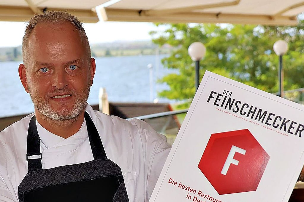 Chefkoch Alexander Mönch ist stolz auf die  Auszeichnung für sein Restaurant.