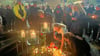 Adanke, dir auch balduf dem Marktplatz entzündeten viele Bürger eine Kerze in Gedenken an die Opfer des Anschlags von Halle.  