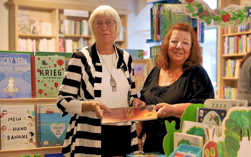 Die Autorin Christina Seidel (links) und die Künstlerin Eugenia Jurjewa haben gemeinsam einen Kinderkalender gestaltet.