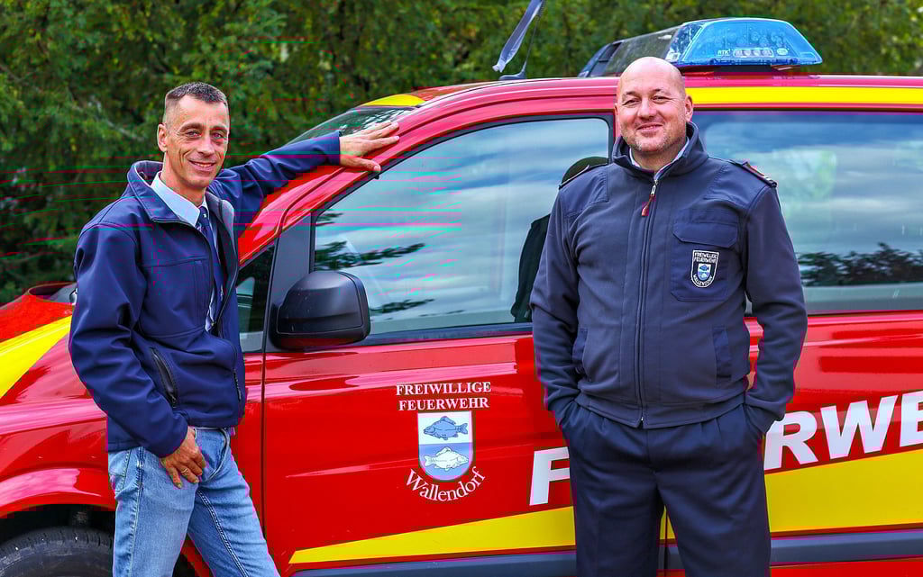 Enrico Henjes (l.) und sein Stellvertreter Mathias Vogelsberg leiten jetzt die Ortswehr Wallendorf.
