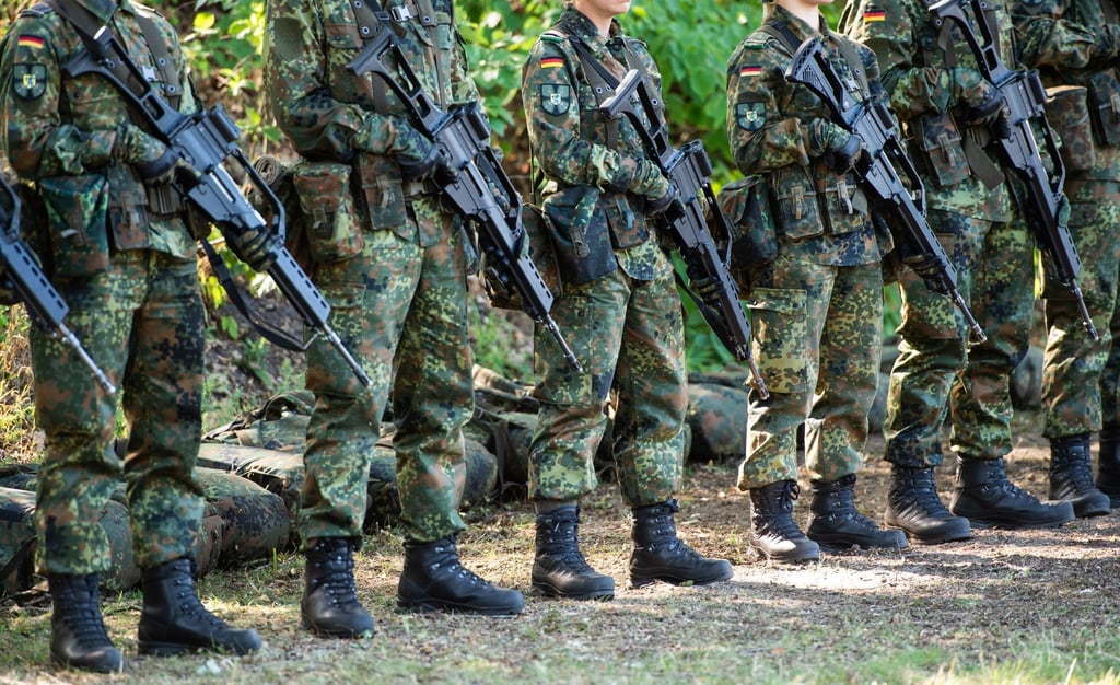 Deutschland sagt 35.000 Soldaten für eine neue Nato-Strategie zu.