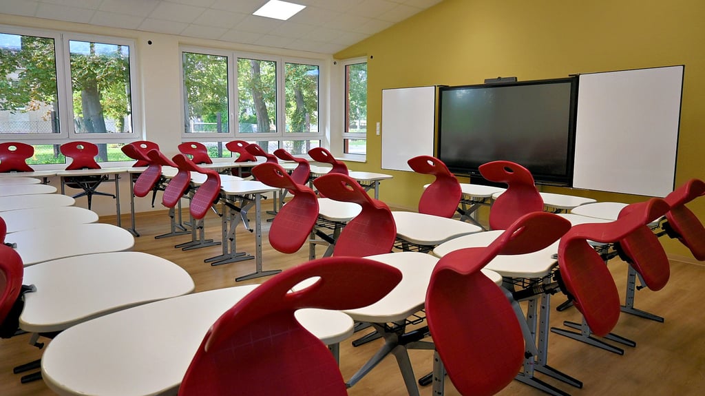 Blick in eines der drei neuen Klassenzimmer. Zum Anbau gehören auch Sanitäranlagen.