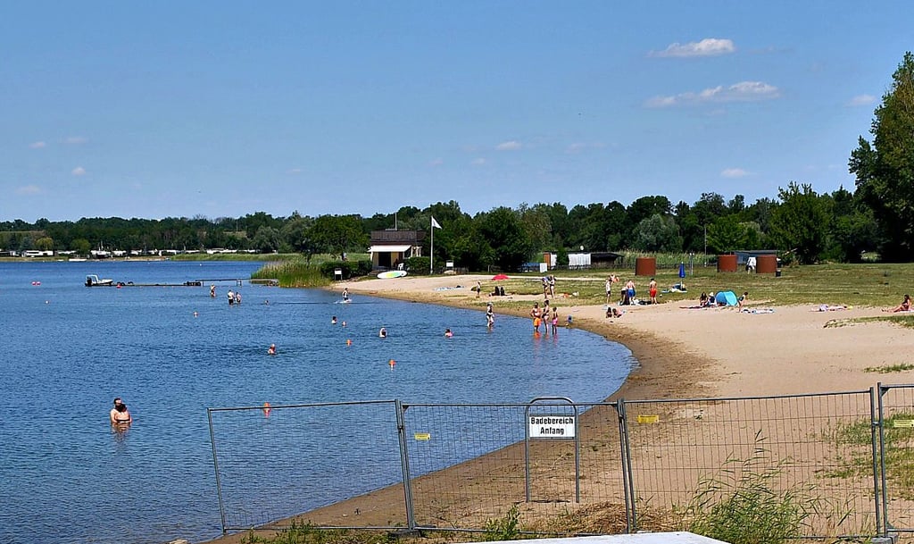 Auf dem Barleber See I in Magdeburg sind keine motorisierten Boote oder Surfbretter erlaubt. Dieses Verbot besteht jedoch schon seit 1964 und soll auf Aktualität geprüft werden.