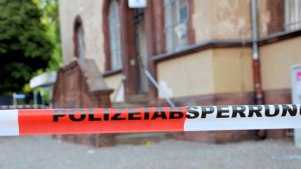 Vor zwei Wochen sprengten Unbekannte den Geldautomaten der Zerbster Postbank.