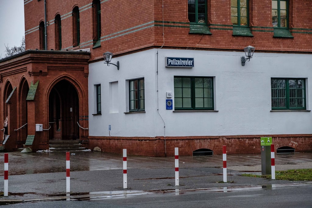 Im Ortsteil Dobien in Wittenberg soll ein Kind aus einem weißen Transporter heraus angesprochen worden sein. Das Wittenberger Poizeirevier ermittelt.