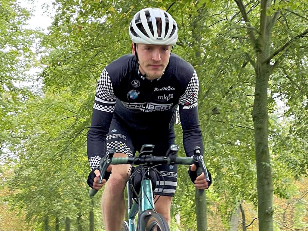 Im Sattel fühlt er sich zu Hause: Der Magdeburger Andy Hesse startet am 22. Oktober eine 24-Stunden-Radtour, die ihn durch drei Kreise führt und im Stadtpark Magdeburg endet.