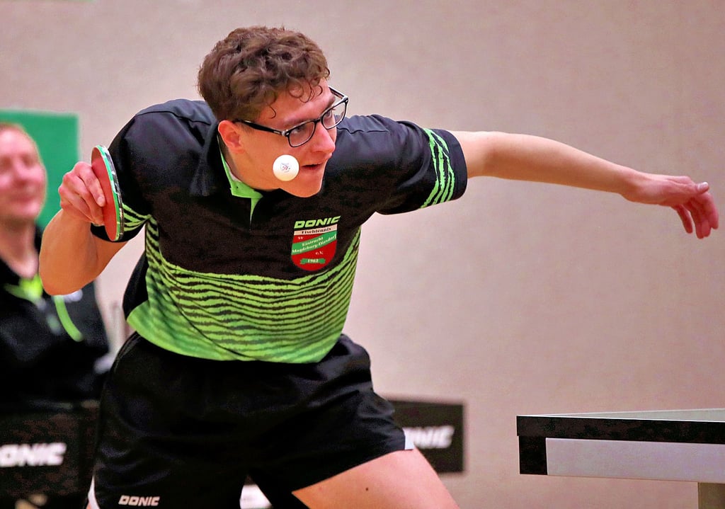 Simon Frank lässt auch am Sonnabend beim Derby gegen den TTC Börde Kampf und Emotionen walten. „Wir gehen mit einem gesunden Selbstvertrauen in die Partie“, sagt der 18-Jährige.