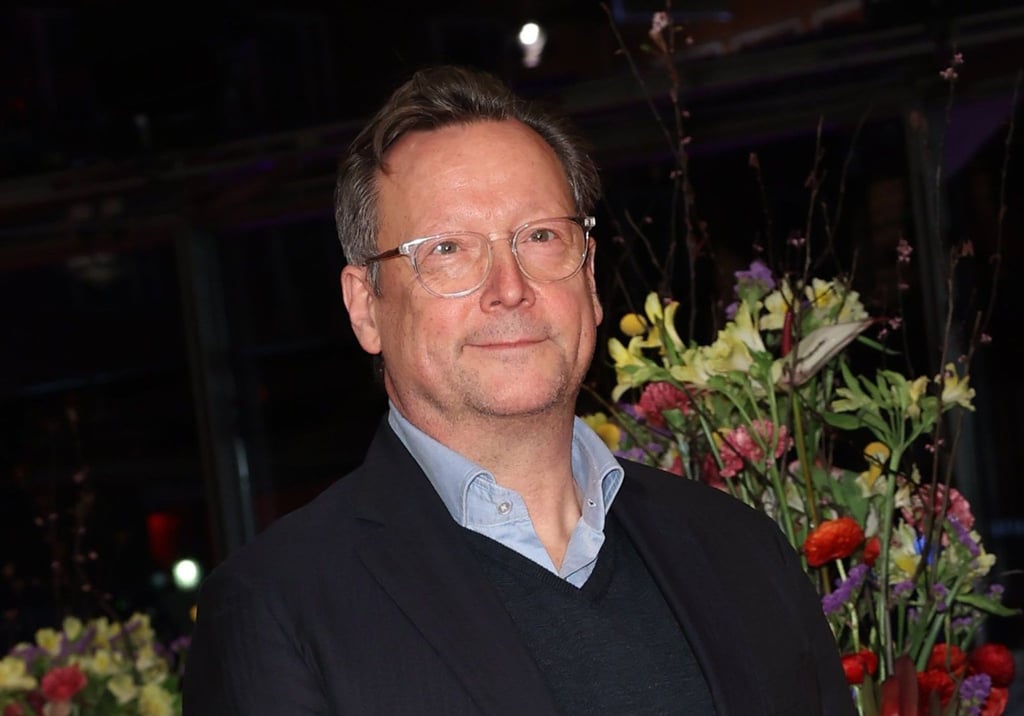 Schauspieler Matthias Brandt wird mit der renommiertesten Kulturauszeichnung des Landes, der Carl-Zuckmayer-Medaille, für seine Verdienste um die deutsche Sprache und um das künstlerische Wort ausgezeichnet.