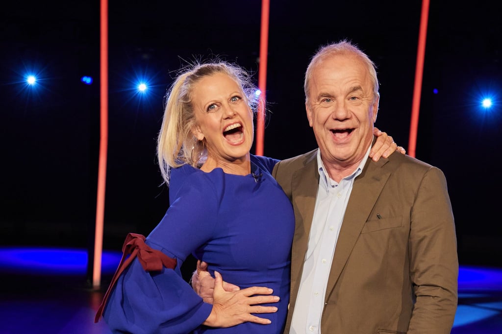 Barbara Schöneberger und Hubertus-Meyer Burckhardt sind die Gastgeber der „NDR Talk Show“.