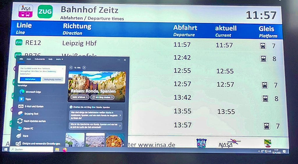 Hier ist was schiefgelaufen. Ein Windows-Fenster deckt die Zielorte von Zügen ab, die in Zeitz abfahren.