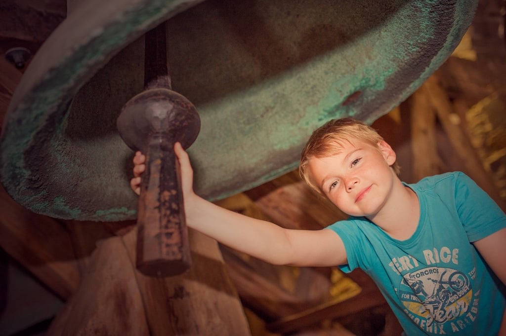 Bei einer Entdeckungstour im Merseburger Dom geht es in den Ferien für die Kinder auch hoch hinaus in den Glockenturm.