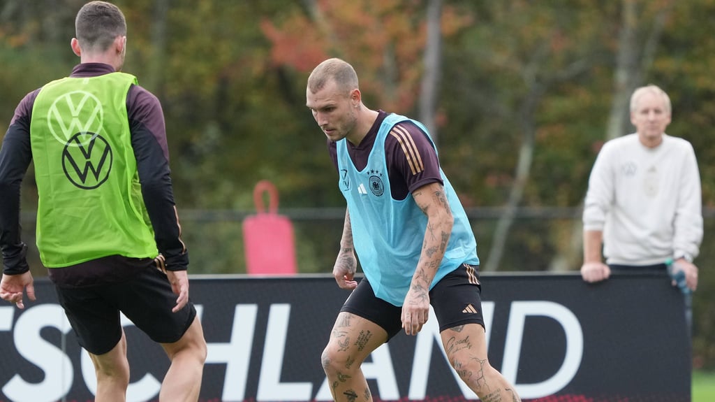 David Raum (l.) beim Training mit der deutschen Nationalmannschaft.