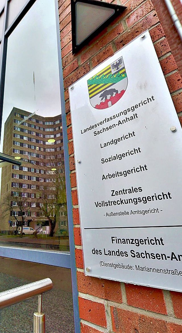 Urteile gegen vier junge Männer Automatensprenger gestehen vor Dessau