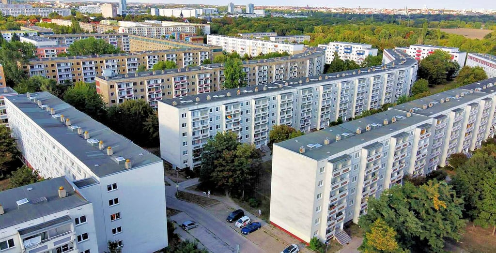 Im Südpark in Halle-Neustadt empören sich Bewohner aktuell über die angekündigte Steigerung der Mieten um 20 Prozent.