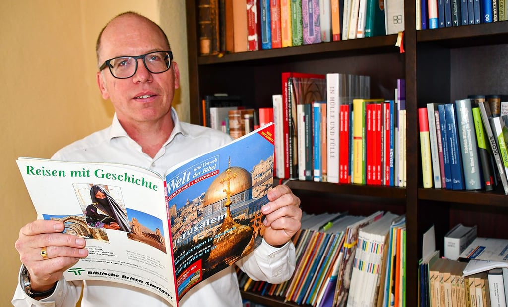 Der Havelberger Pfarrer Teja Begrich fühlt sich seit Jahrzehnten mit Israel verbunden. Der Terror der Hamas schmerzt ihn sehr. Foto: Andrea Schröder