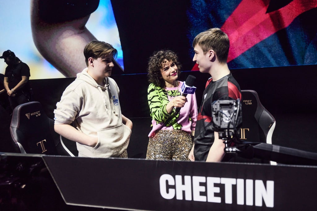 Der deutsche Spieler Cheetiin (r) belegte nach einem spannenden Finale den vierten Platz der Fortnite-WM.