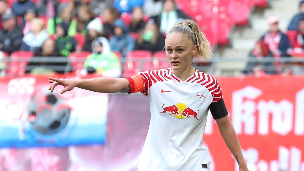 RB-Kapitänin Victoria Krug beim Spiel gegen Wolfsburg.