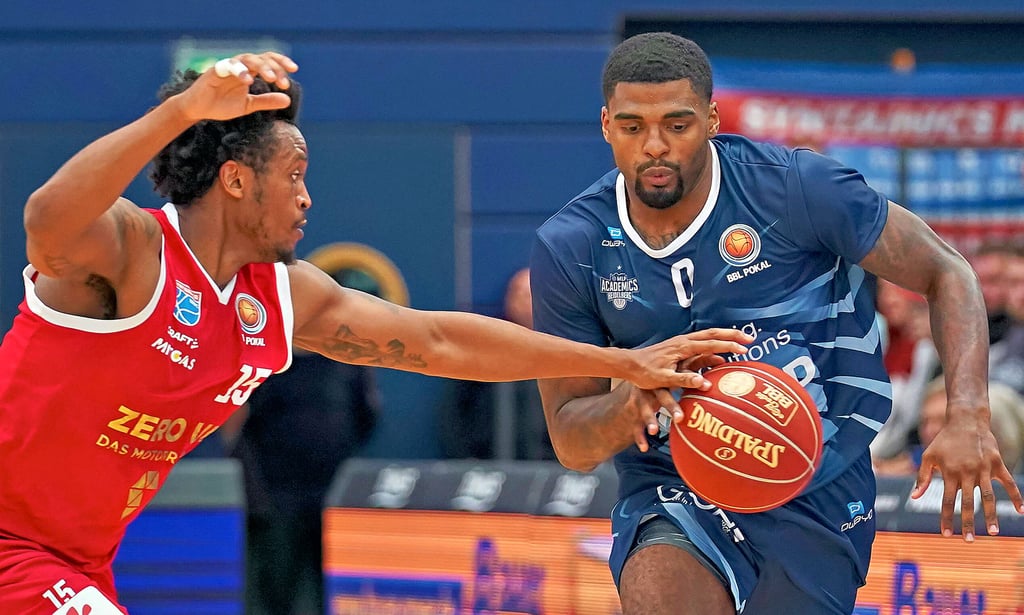 Stephon Jelks (l.) überzeugte beim MBC im Pokalduell gegen Academics Heidelberg.