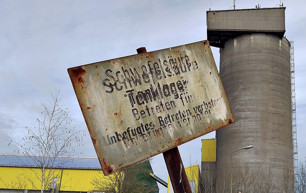 Blick auf einen Teil der Industriebrache in Magdeburg.