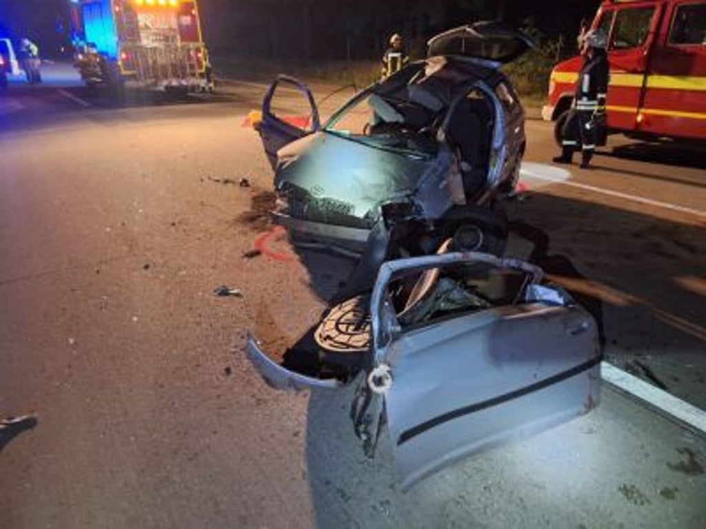 Der Fahrer auf der A2 starb noch an der Unfallstelle.