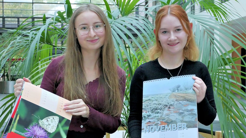 Madlen Wille (links) und Eva-Maria Scholz freuen sich, dass ihre Fotos ausgewählt wurden.