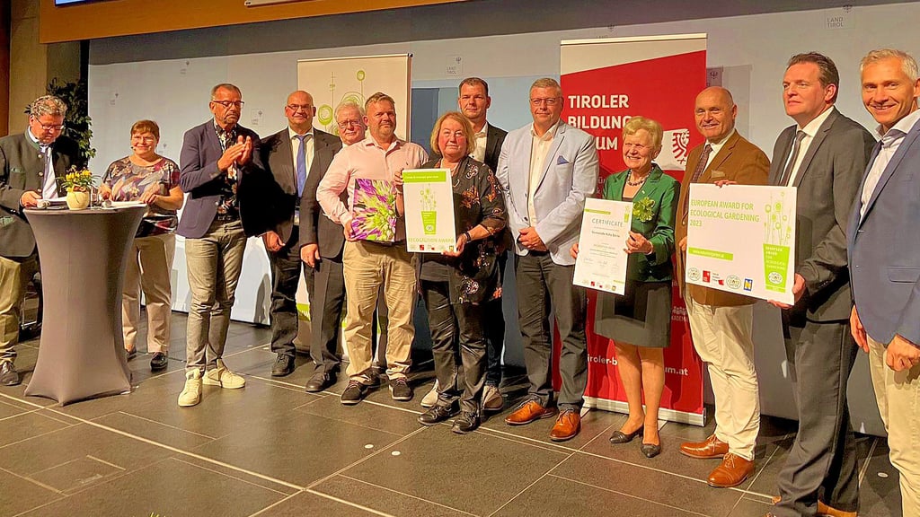 In Innsbruck nahm die Delegation aus der Hohen Börde den internationalen Preis für ökologisches Gärtnern entgegen.