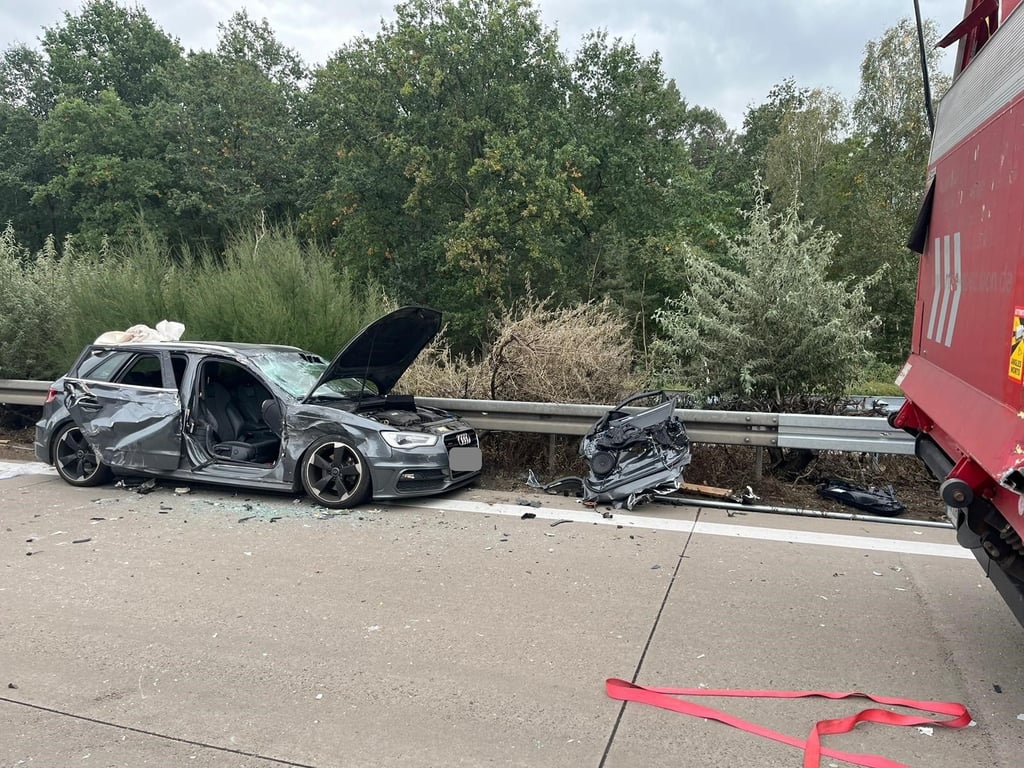 Bei einem Unfall auf der A2 bei Möckern wurden insgesamt sechs Personen leicht verletzt.