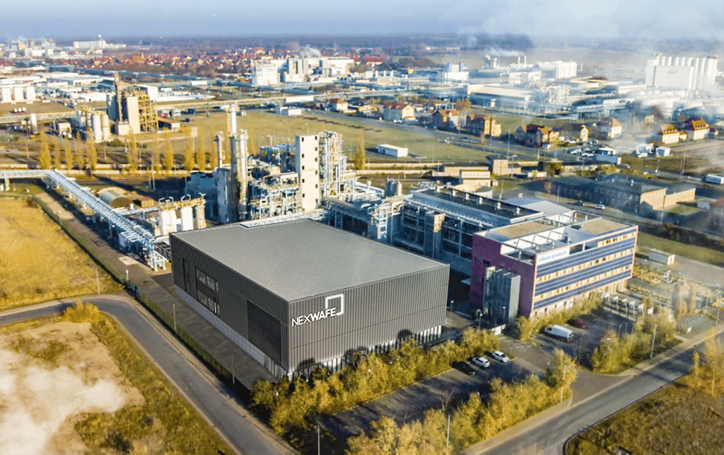 So soll das NexWafe-Werk nach seiner Fertigstellung 2025 aussehen. In direkter Nachbarschaft befinden sich weitere Chemiepark-Unternehmen.