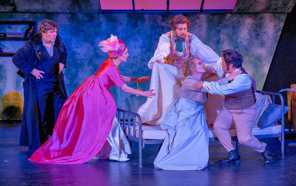 Das Ensemble des Harztheaters in einer Inszenierung von „La Bohème“.