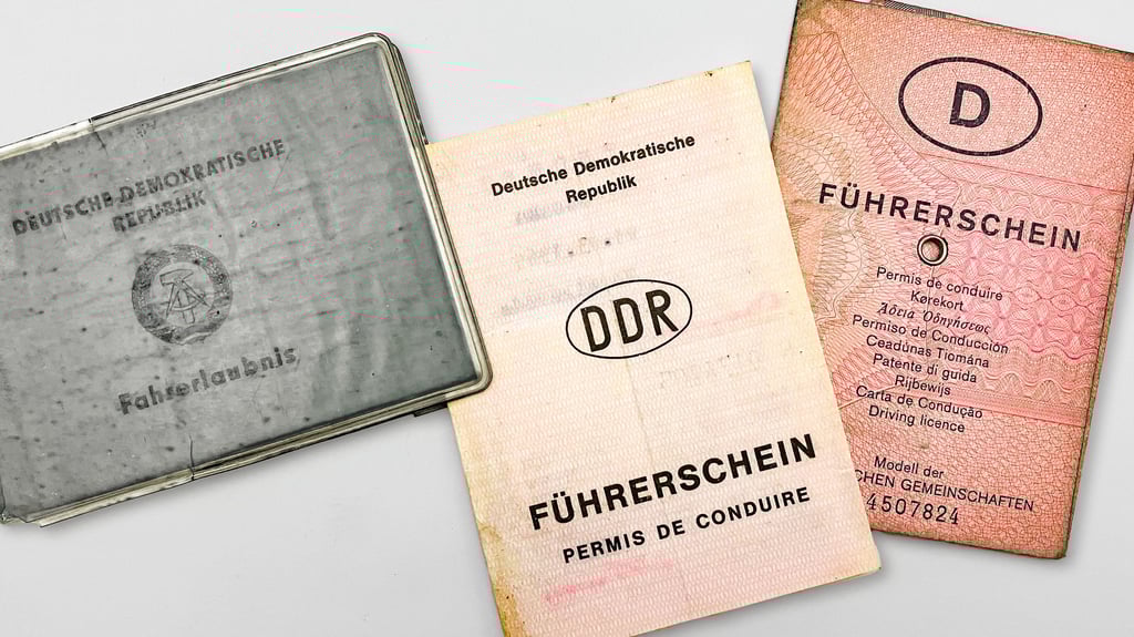 Drei Exemplare alter Papier-Führerscheine: Diese müssen nach und nach gegen fälschungssichere Karten ausgetauscht werden.