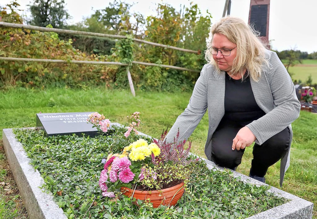 Feierliches Gedenken Verschwundenes Grab für Zwangsarbeiter in