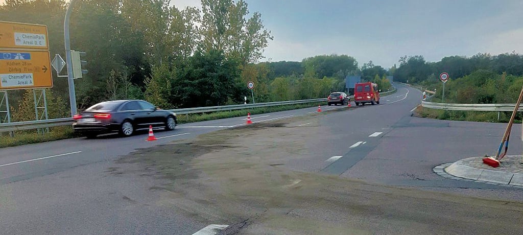 Die Kreuzung musste teilweise gesperrt werden.