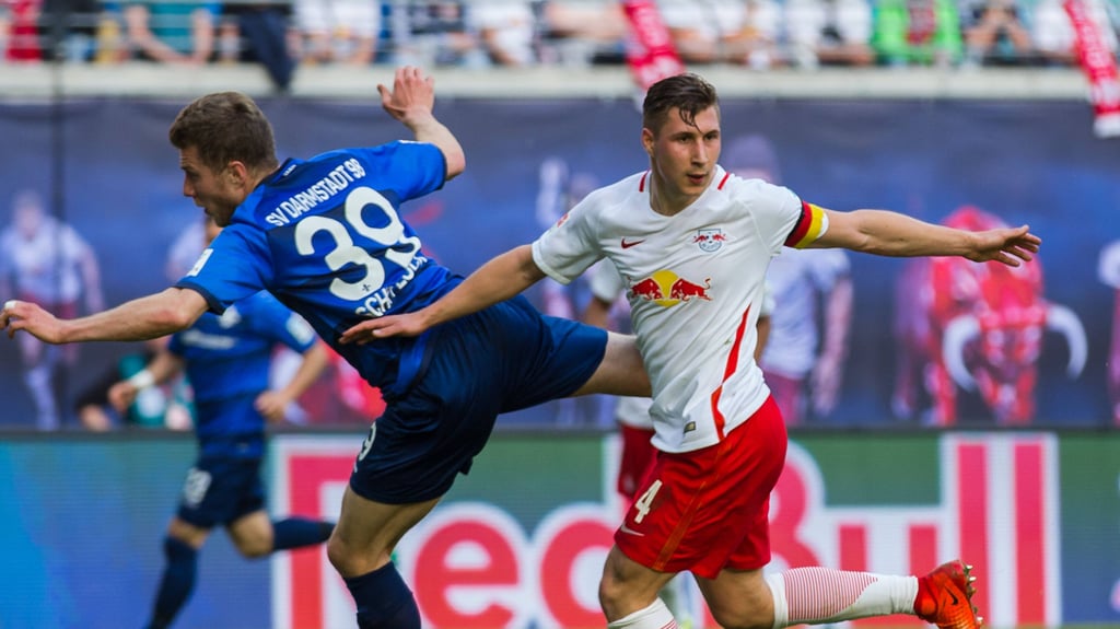 Kapitän Willi Orban (r.) beim 4:0 gegen Darmstadt im April 2017.