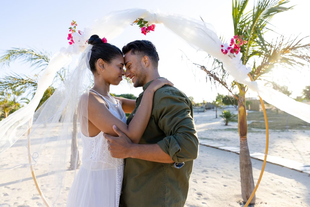 Ja-Wort unter Palmen: So stellt man sich doch eine Traumhochzeit im Urlaubsparadies vor.