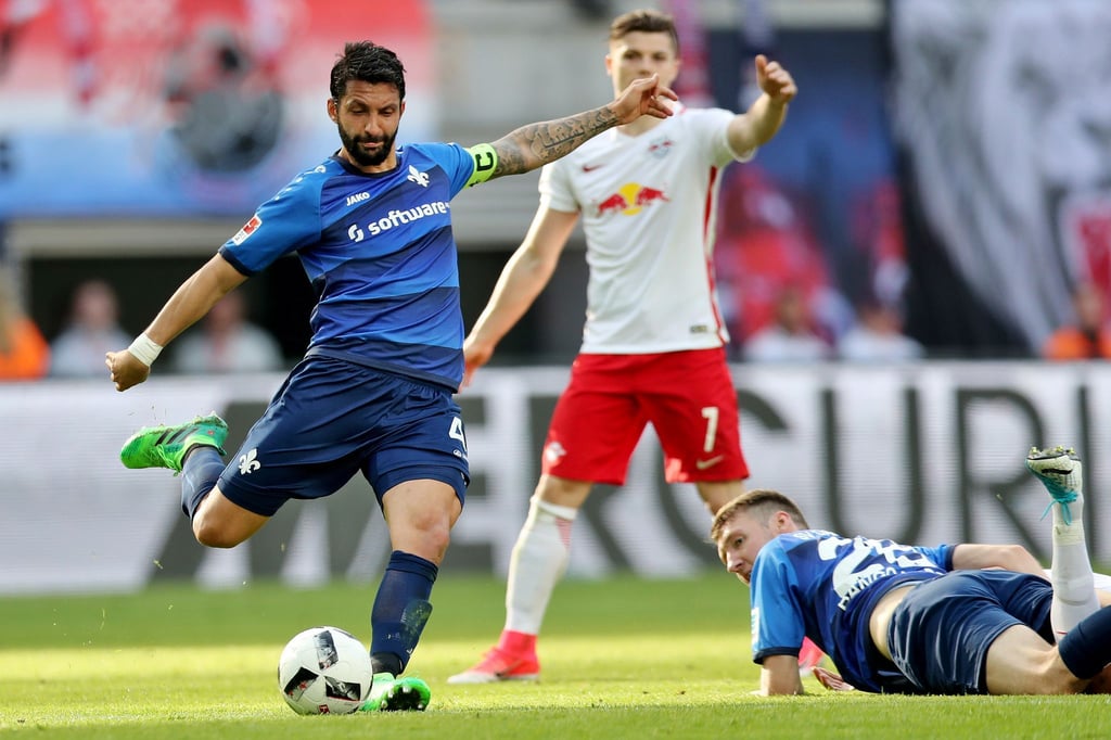 Darmstadts Spieler Aytac Sulu am Ball. Am Samstag treffen beide Teams wieder aufeinander.