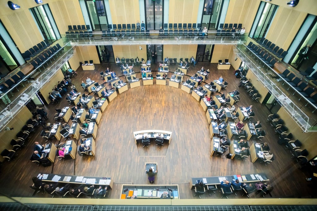 Regelsätze für Bürgergeld und Sozialhilfe steigen. Der Bundesrat stimmte einer entsprechenden Verordnung der Bundesregierung zu.