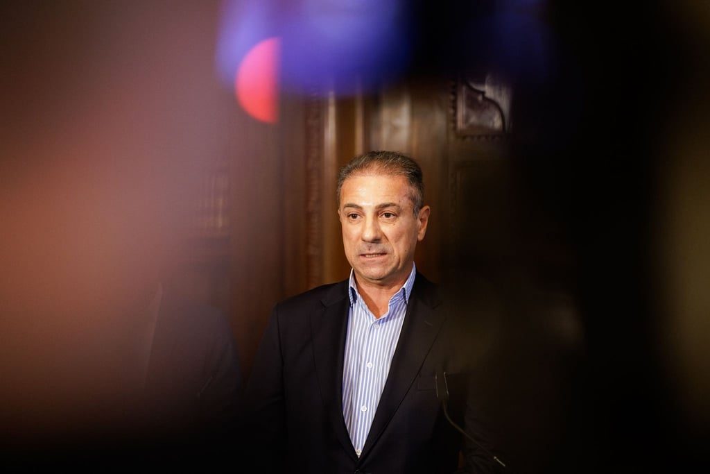 Yazid Shammout, Vorsitzender der palästinensischen Gemeinde in Hannover, spricht.