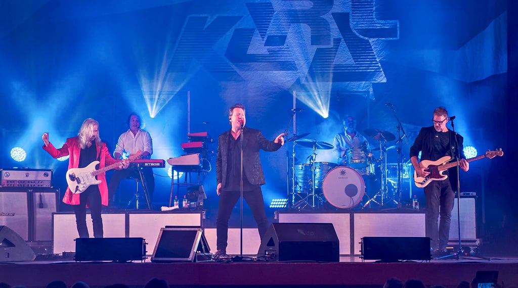 Die legendäre Ost-Rockband Karat eroberte am Wochenende die Bühne im Hyzet-Klubhaus in Alttröglitz und die Herzen der Fans.
